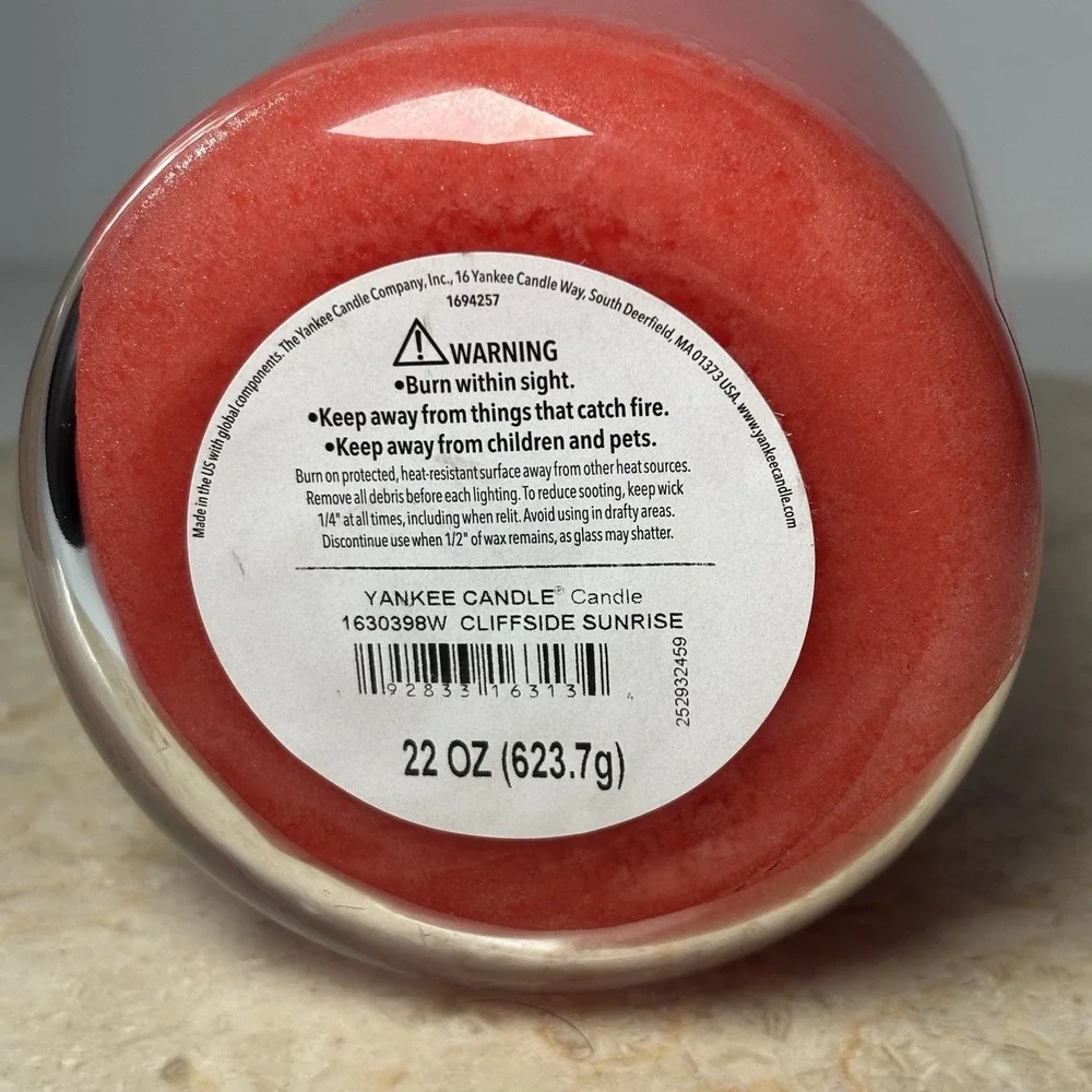 Yankee Candle Cliffside Sunrise‎ Original Large Scented Jar Candle, 22 oz Red